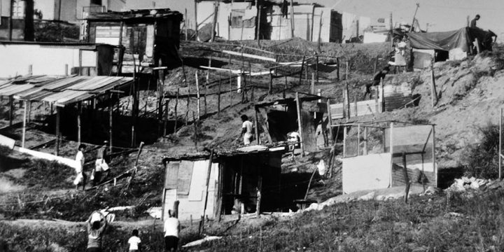 <b>Alcyr Cavalcanti</b><br/>Favela – 1990